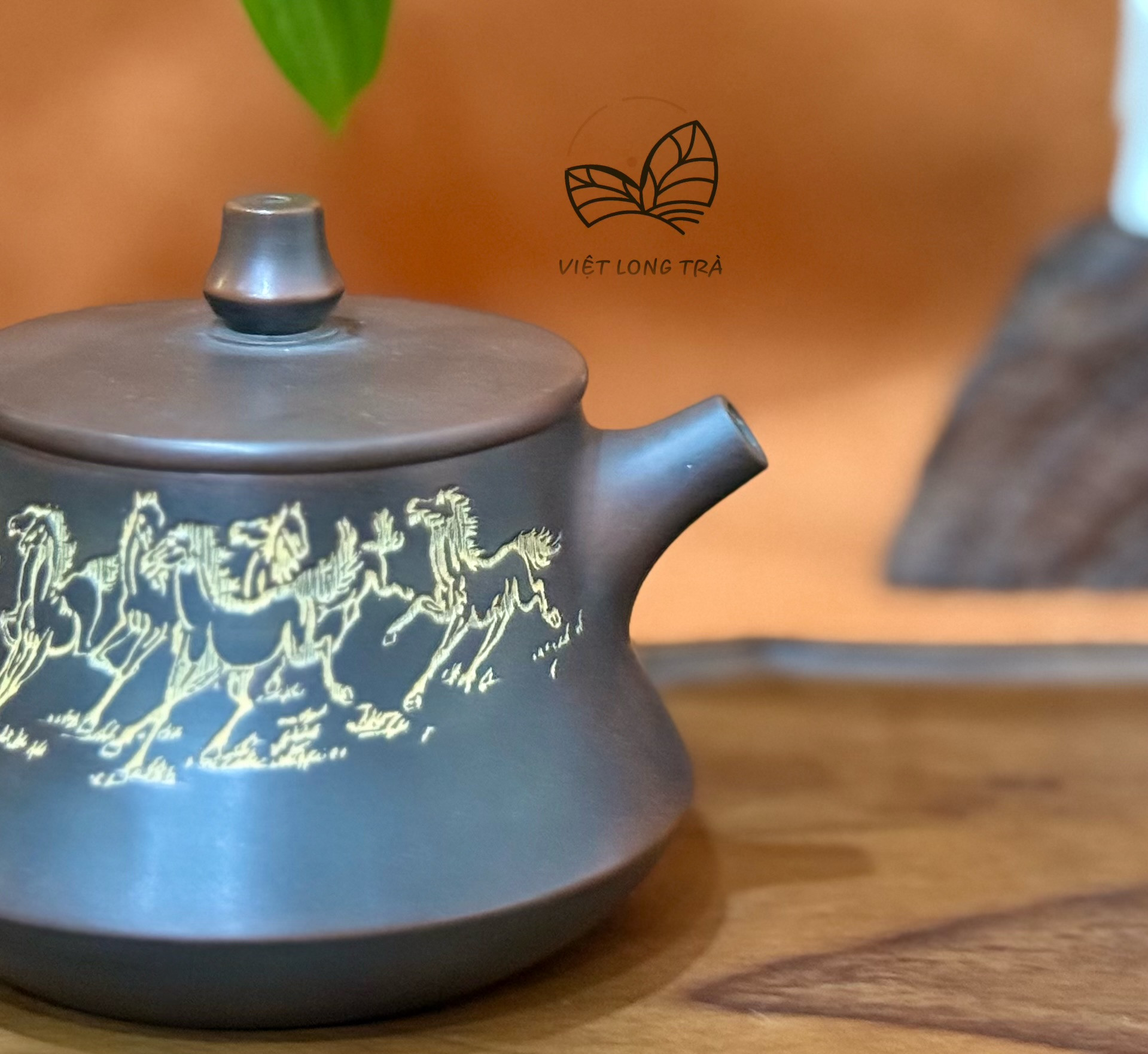 ZHUCHU TEAPOT “SUCCESS ON HORSEBACK” QINZHOU NIXING CERAMIC 200ML - HANDMADE TEAPOT - ARTISAN HU DONGLI