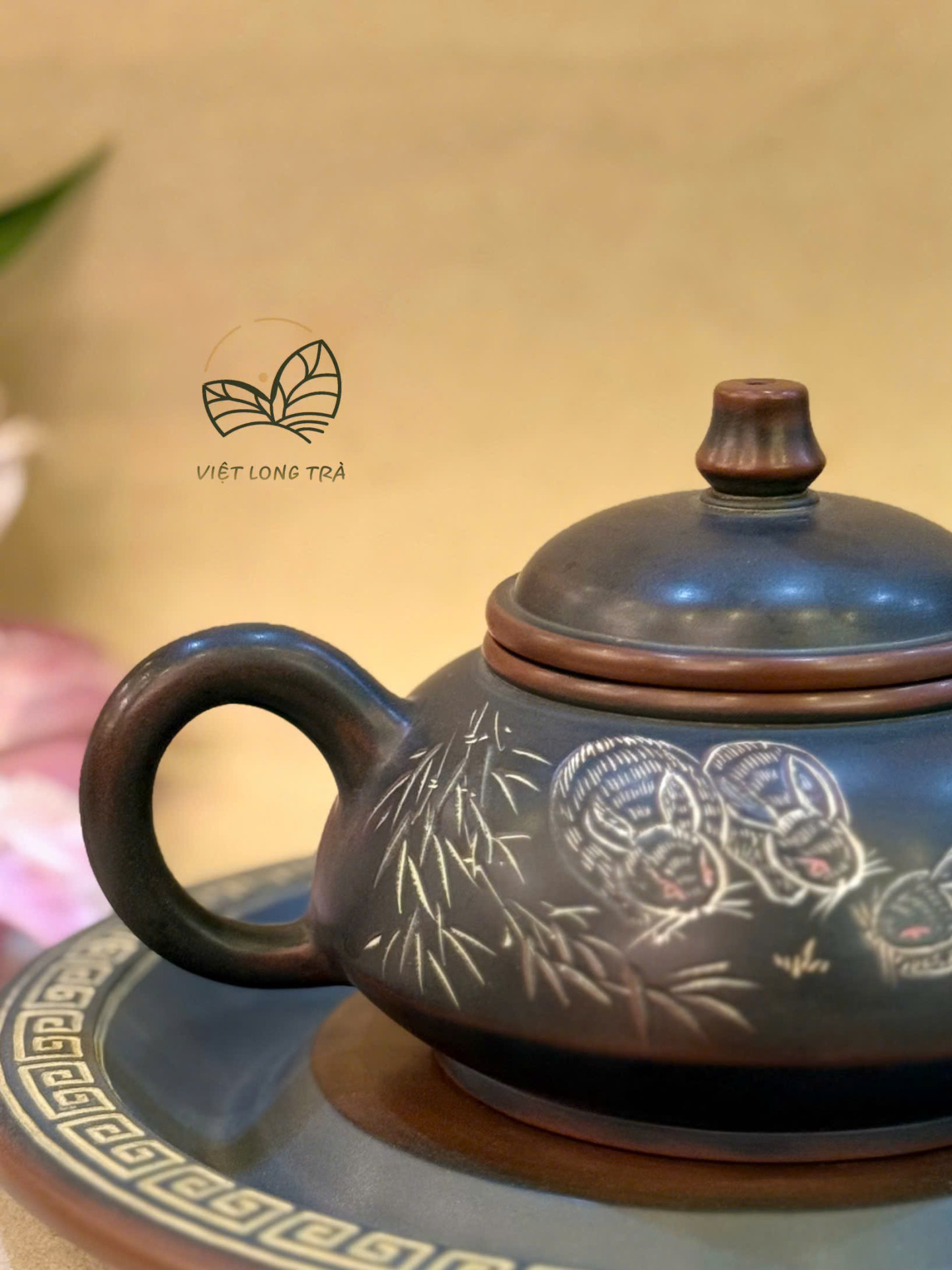 BAMBOO AND BIRD TEAPOT IN NIXING CERAMIC 225ML - HANDMADE TEAPOT - ARTISAN HU DONGLI