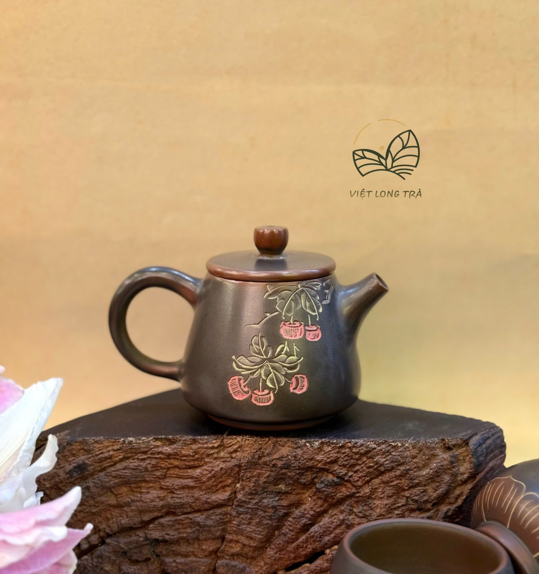 TALL SHIPIAO TEAPOT IN NIXING CERAMIC 110ML - HANDMADE TEAPOT - ARTISAN HU DONGLI