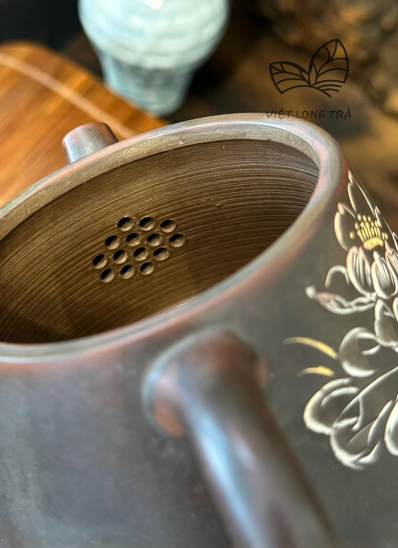 ZHUCHU TEAPOT " LOTUS " - QINZHOU NIXING CERAMIC - CAPACITY 200ML - ARTISAN HU DONGLI
