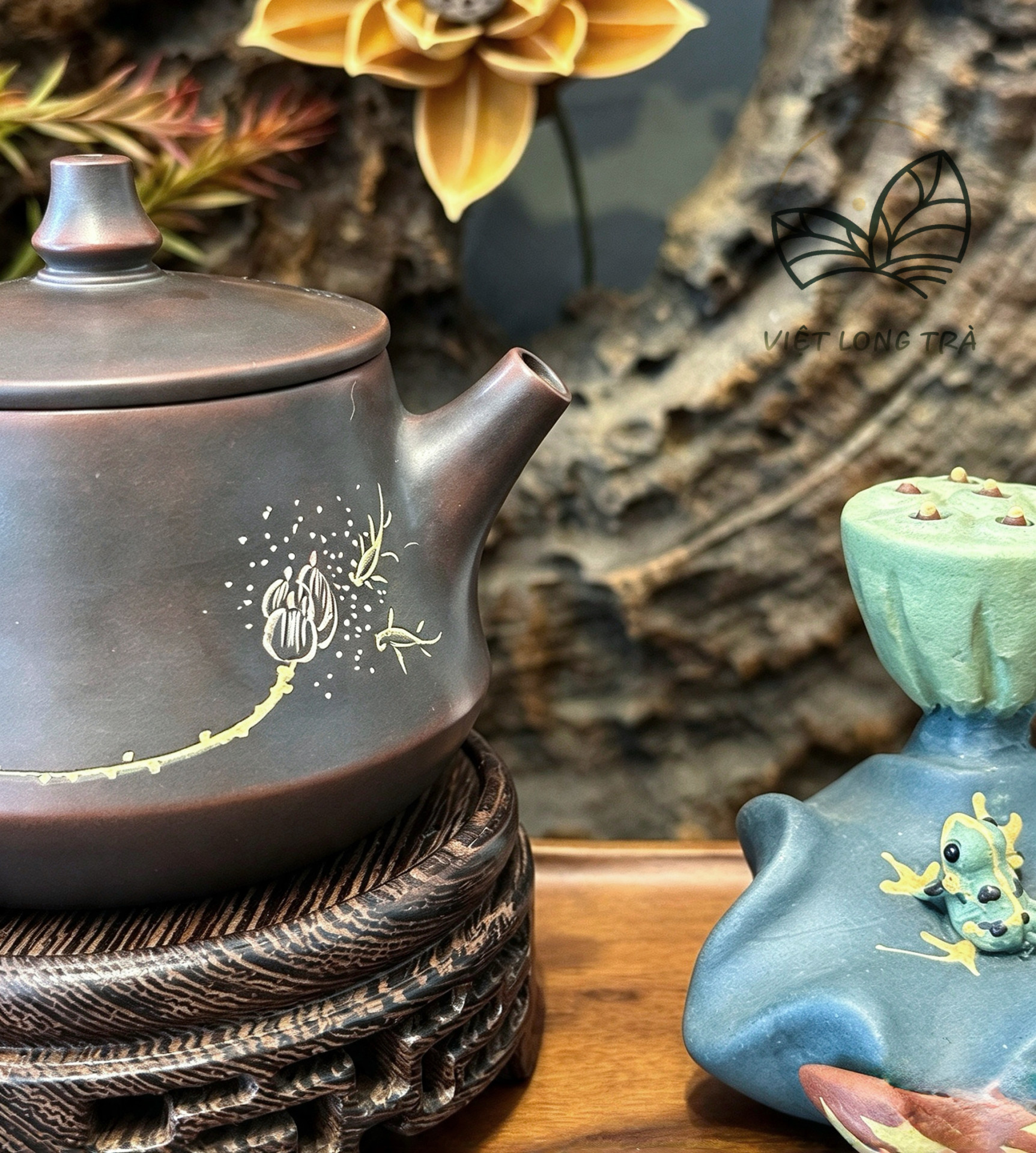 ZHUCHU TEAPOT " LOTUS " - QINZHOU NIXING CERAMIC - CAPACITY 200ML - ARTISAN HU DONGLI