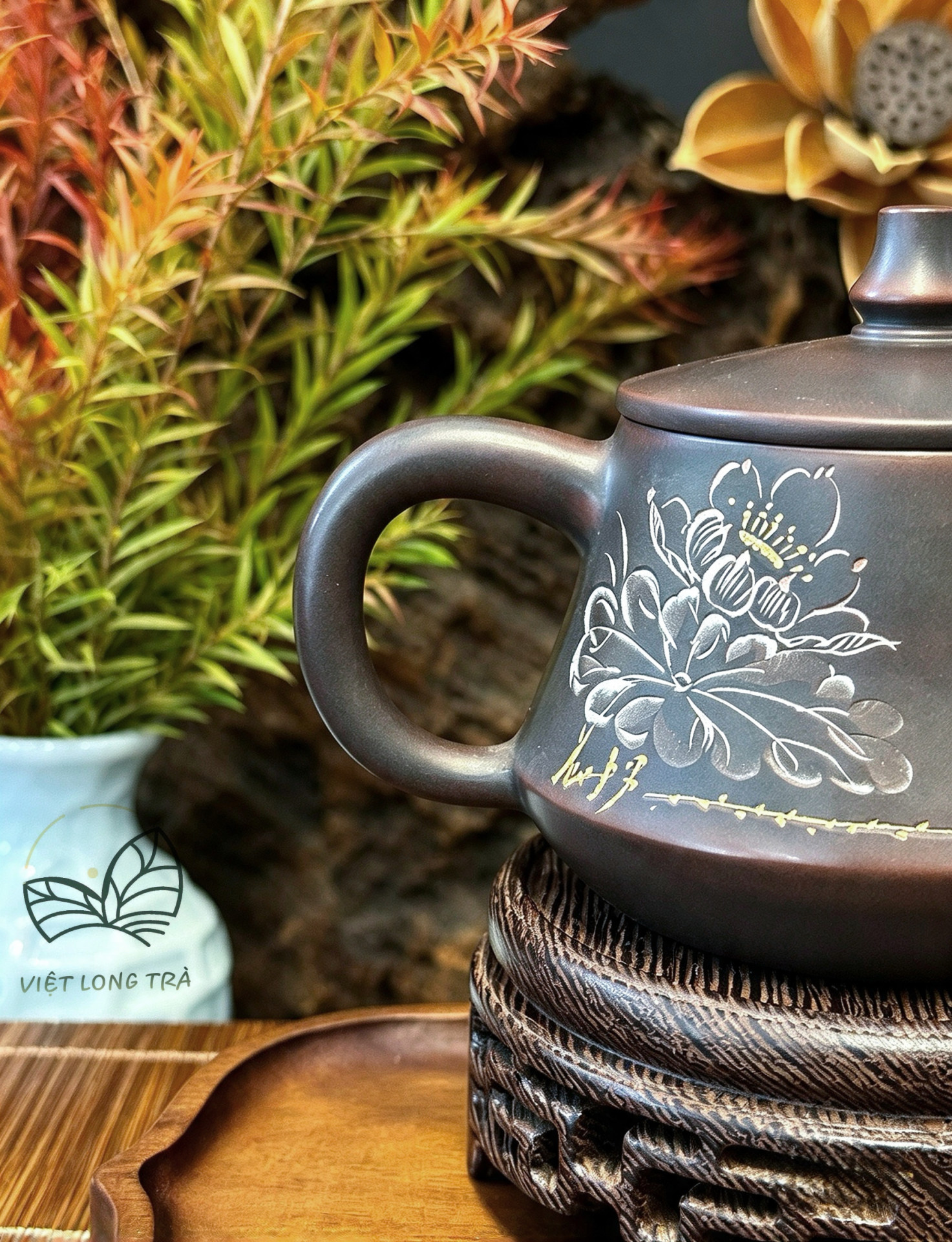 ZHUCHU TEAPOT " LOTUS " - QINZHOU NIXING CERAMIC - CAPACITY 200ML - ARTISAN HU DONGLI