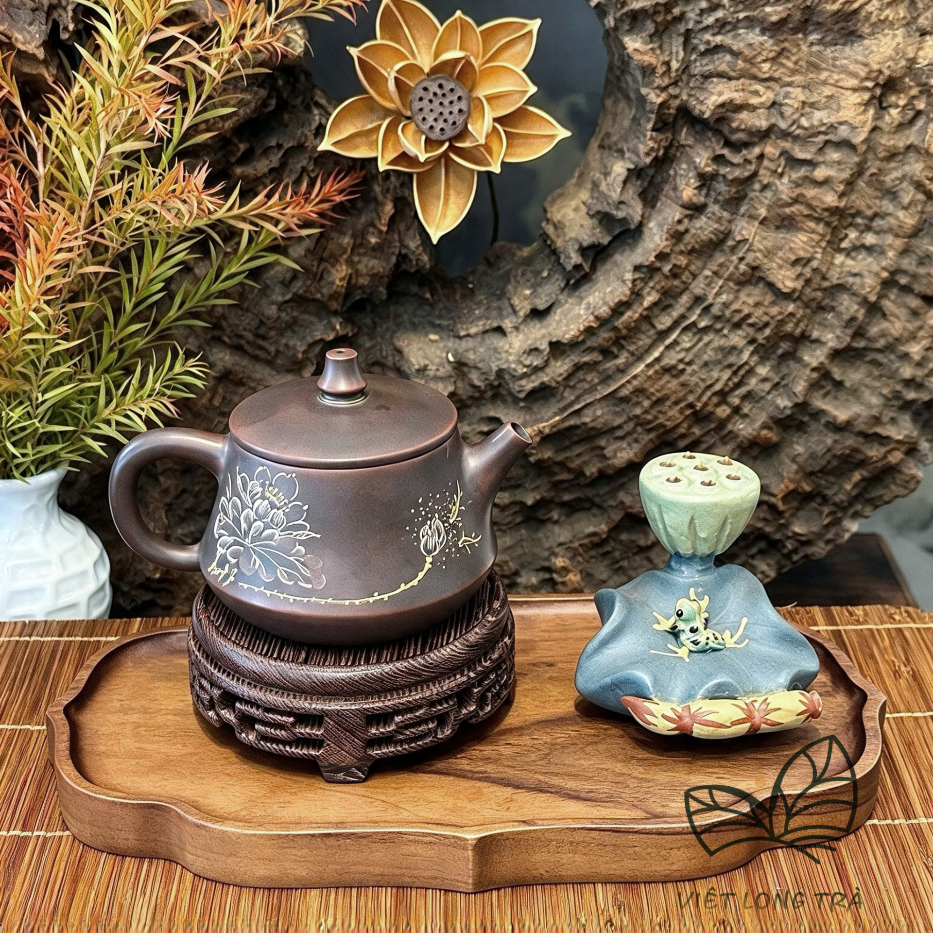 ZHUCHU TEAPOT " LOTUS " - QINZHOU NIXING CERAMIC - CAPACITY 200ML - ARTISAN HU DONGLI
