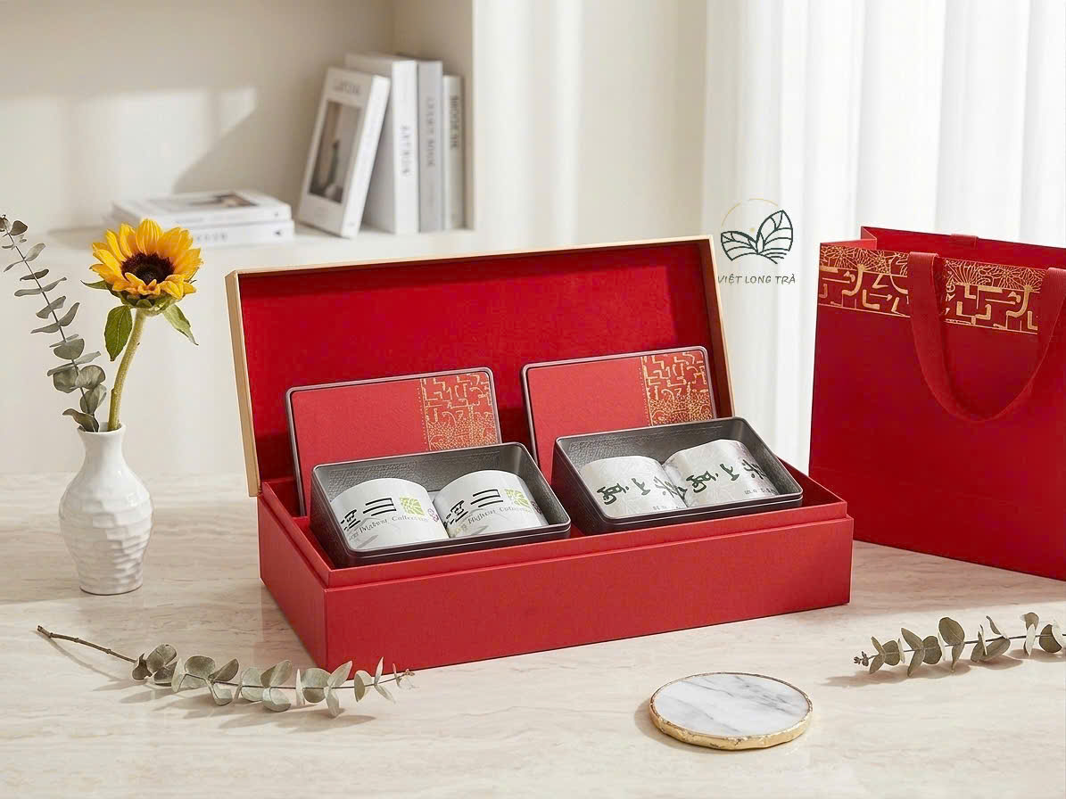HỘP TRÀ QUÀ TẶNG MÀU ĐỎ ÁNH KIM SANG TRỌNG (CHƯA BAO GỒM TRÀ)