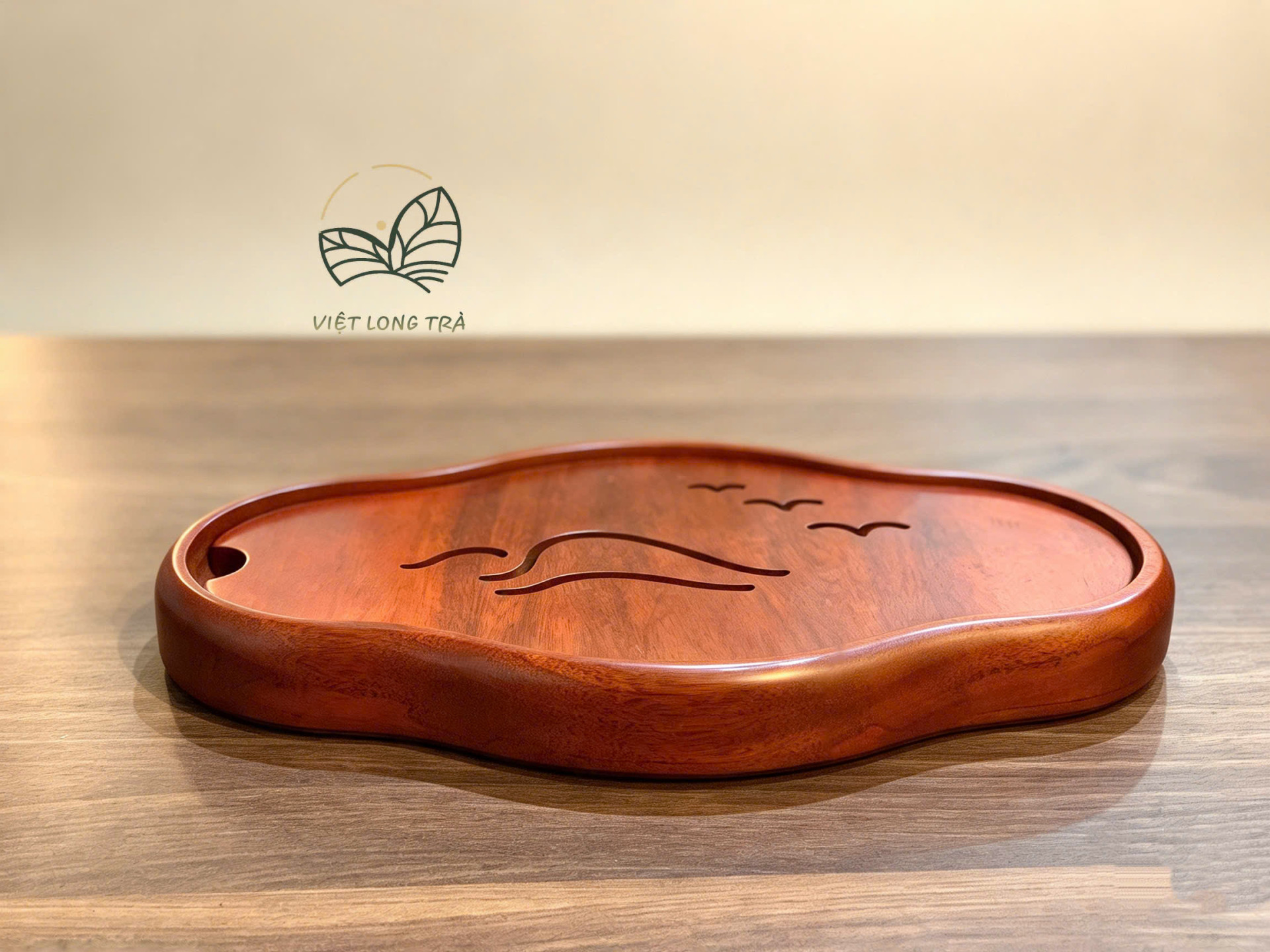 KHAY TRÀ HẢI ÂU - DÁNG ĐÁM MÂY - GỖ HƯƠNG - KÍCH THƯỚC 30.5X17.5X3.6 CM