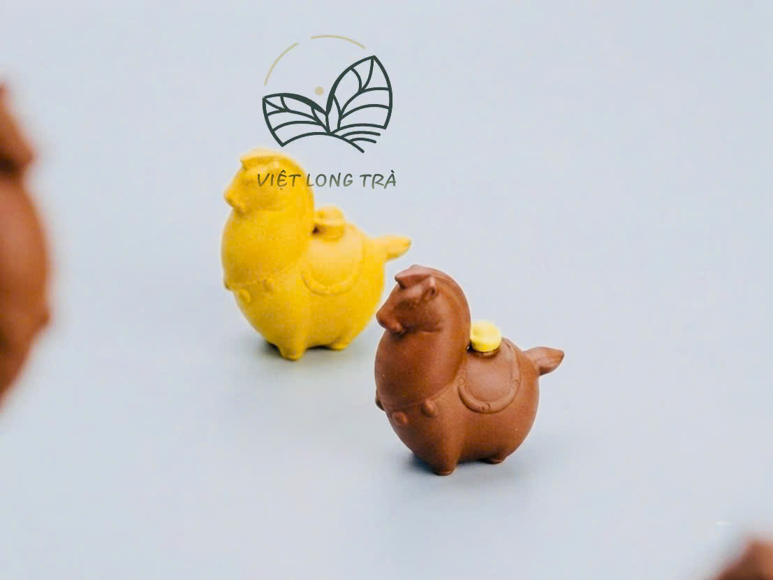 PET BÀN TRÀ MÃ THƯỢNG HỮU TIẾN - CHẤT ĐẤT TỬ SA - TRANG TRÍ BÀN TRÀ PHONG THỦY