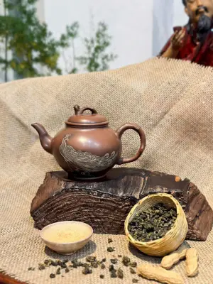 SPRING-HERALDING PHOENIX TEAPOT IN QINZHOU NIXING CERAMIC - 380ML - MA YUHONG - HANDMADE TEAPOT