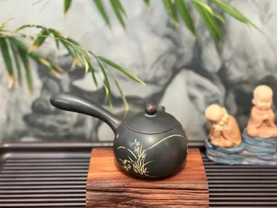 DUOWU ORCHID BLOSSOM NIXING CERAMIC TEAPOT FROM QINZHOU – 260ML – MASTER ZHU YONGKAO 
