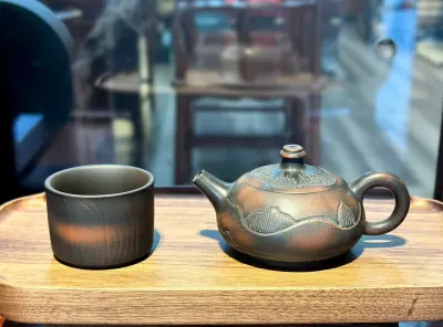 BÁN NGUYỆT LANDSCAPE TEAPOT, NIXING CERAMIC FROM QINZHOU - 110ML - ZHU YONGKAO