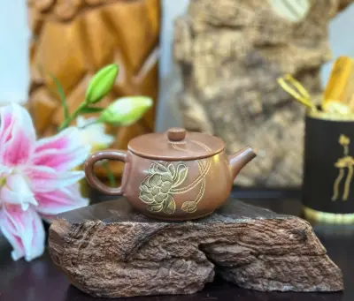 NIXING CERAMIC TEAPOT FROM QINZHOU - LOTUS MOTIF - CAPACITY 170ML - ZENG SHIJUN