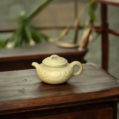ANTIQUE-STYLE RUYI TEAPOT IN DUANNI CLAY - 250ML - HANDMADE TEAPOT