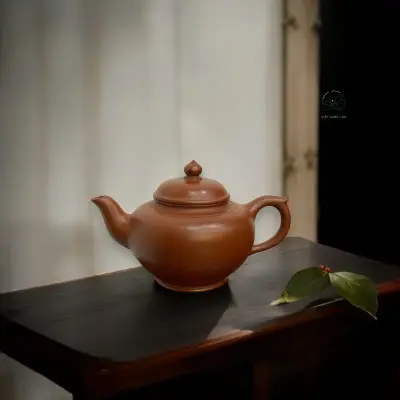 XIAOYING TEAPOT IN DAHONGPAO CLAY - 220ML - ARTISAN LIU TAO - HANDMADE TEAPOT