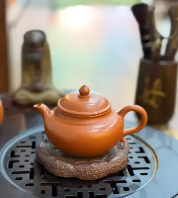 LIANZI QIUSHUI TEAPOT - HONG JIANG PO CLAY - ARTISAN ZHANG WEIJUAN