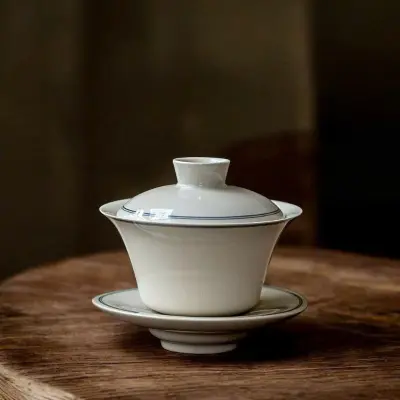 BLUE-RIMMED PORCELAIN GAIWAN - MINIMALIST - 125ML CAPACITY