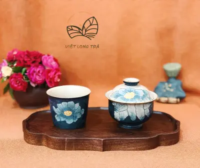 HAND-PAINTED CHRYSANTHEMUM CERAMIC GAIWAN SET IN DEEP BLUE - CONVENIENT 3-PIECE TRAVEL SET