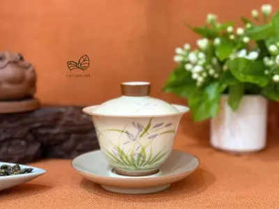 BREWING GAIWAN WITH HAND-PAINTED ORCHID MOTIF - CAPACITY 145ML - GAIWAN