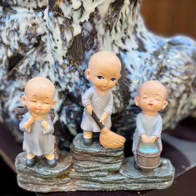 BỘ 3 CHÚ TIỂU LÀM VIỆC NHÀ - ĐỐN CỦI - XÁCH NƯỚC - CHẤT LIỆU NHỰA ĐÚC NGUYÊN KHỐI ( CÓ BÁN LẺ )