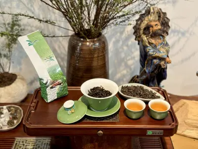 Тёмный улун — характерный дымный вкус — сладость — приятно пить — 100 г