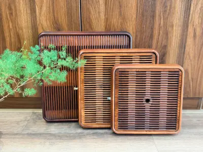 Square Slatted Tea Tray "Auspicious Clouds" — Smoked Bamboo — Small Size 27.5 × 27.5 × 4 cm — Durable Tea Tray