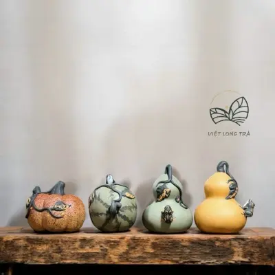 WATER-SPOUTING TEA PETS: PUMPKIN, GOURD, MELON - AUSPICIOUS FENG SHUI MEANING - TEA TABLE DECOR