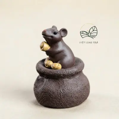 GOLDEN INGOT MOUSE TEA PET IN FIRED ZISHA CLAY - FENG SHUI TEA TABLE ORNAMENT