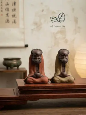 STATUE OF BODHIDHARMA IN MEDITATION - FENG SHUI TEA TABLE ORNAMENT