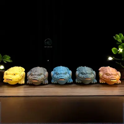 WEALTH-ATTRACTING CHANCHU MONEY TOAD IN ZISHA CERAMIC - MEDIUM SIZE - FENG SHUI TEA TABLE DECOR