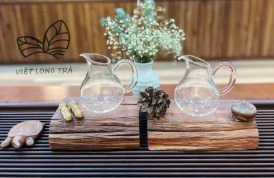 SYDNEY-STYLE GLASS PITCHER, WHITE - PINK - CAPACITY 210ML - TEA CEREMONY UTENSIL