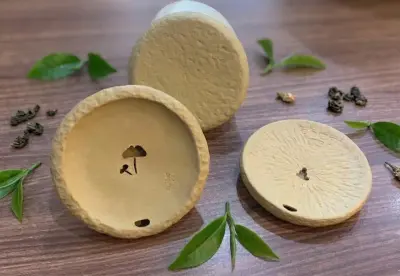 ĐẾ KÊ ẤM TỬ SA CHẾ TÁC THỦ CÔNG - HỌA TIẾT PHẬT VÀ CỎ MAY MẮN - PHỤ KIỆN BÀN TRÀ