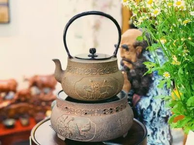 JAPANESE TETSUBIN - CAST IRON KETTLE FOR BREWING TEA - CAPACITY 1.2L