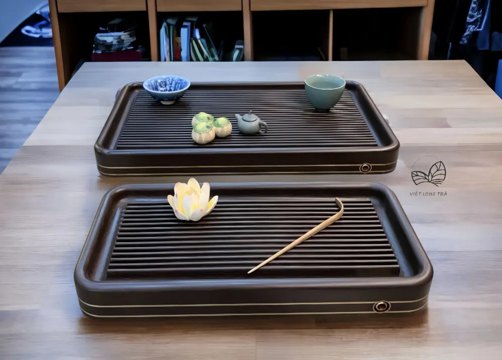 BLACK LACQUERED TEA TRAY WITH GOLD TRIM — SIZE 40 × 20 × 5CM — DURABLE TEA TRAY